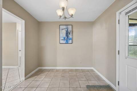 7260 Zapata Drive, Jacksonville FL - photo 14 of 35