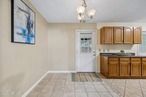 7260 Zapata Drive, Jacksonville FL - photo 15 of 35