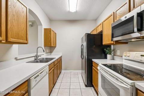 10550 Baymeadows Road #913, Jacksonville FL - photo 23 of 44