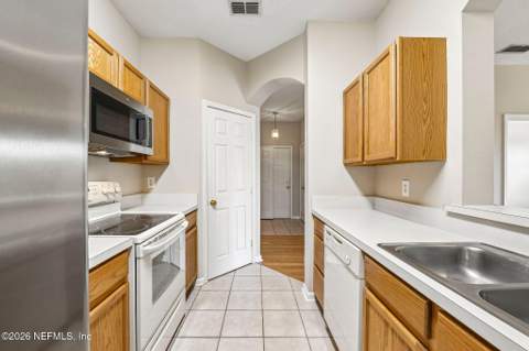 10550 Baymeadows Road #913, Jacksonville FL - photo 11 of 44