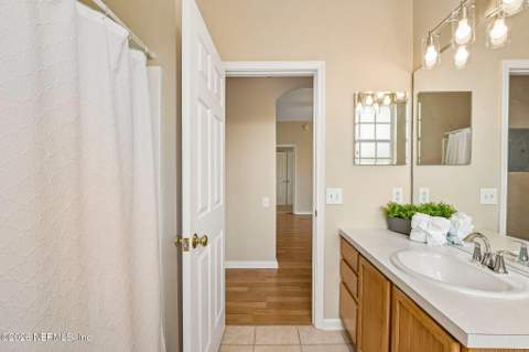 10550 Baymeadows Road #913, Jacksonville FL - photo 15 of 44