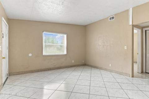 4117 E Eve Drive, Jacksonville FL - photo 6 of 39