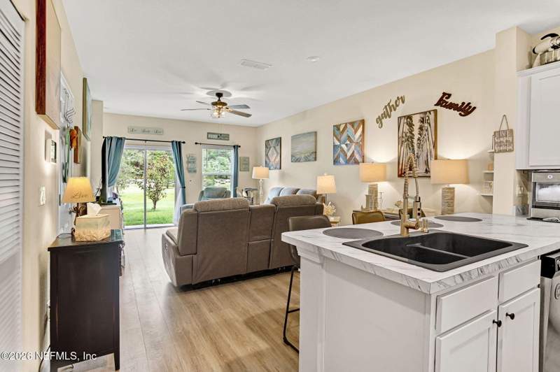 2 bedroom Townhouse at 874 Capitol Parkway, Capitol Park, Jacksonville — photo 3