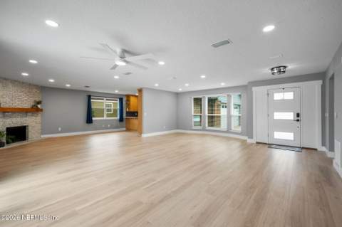 12452 Toucan Drive, Jacksonville FL - photo 7 of 44