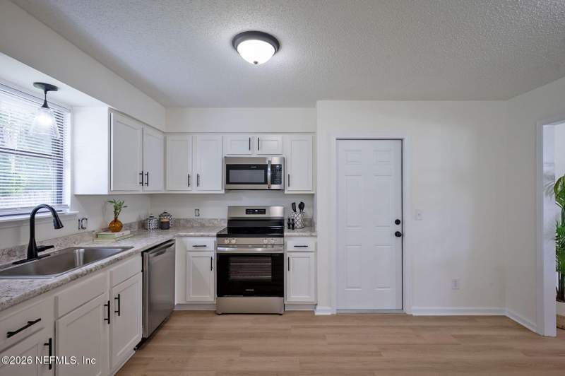 3 bedroom Single Family Residence at 8456 Boysenberry Lane, Argyle Forest Villag, Jacksonville — photo 4