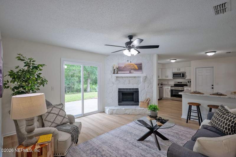 3 bedroom Single Family Residence at 8456 Boysenberry Lane, Argyle Forest Villag, Jacksonville — photo 5