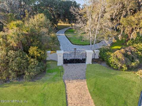 1370 Moss Creek Drive, Jacksonville FL - photo 7 of 126