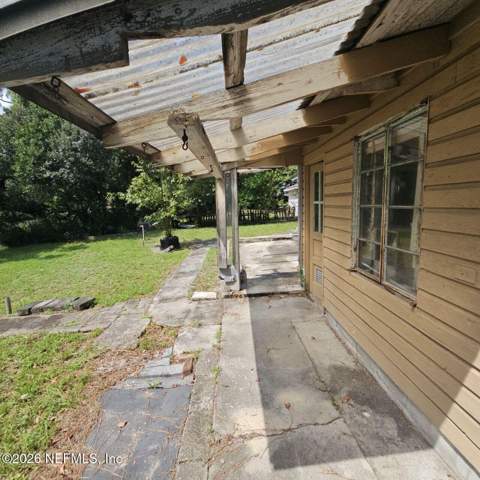 820 Gardenia Lane, Jacksonville FL - photo 17 of 42