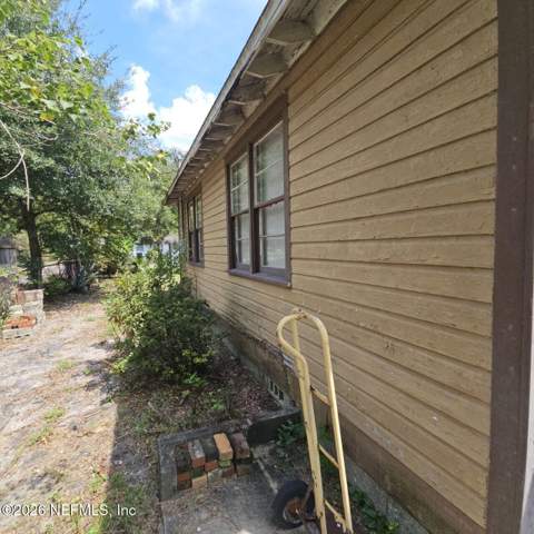 820 Gardenia Lane, Jacksonville FL - photo 13 of 42