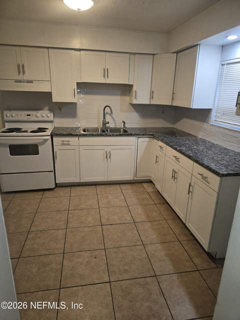 2611 Beaverbrook Place, Jacksonville FL - photo 6 of 20