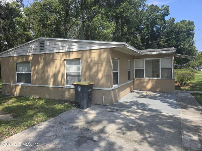 4 bedroom Single Family Residence at 2611 Beaverbrook Place, **verifying Subd**, Jacksonville — photo 2