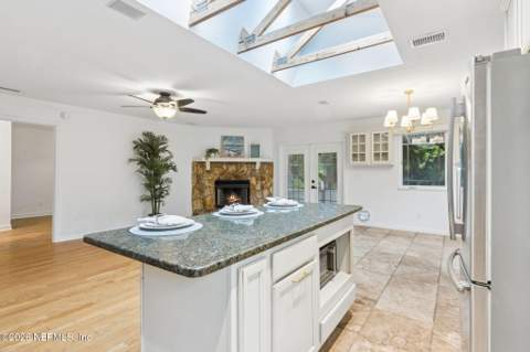 909 16th Street, Jacksonville Beach FL - photo 10 of 42