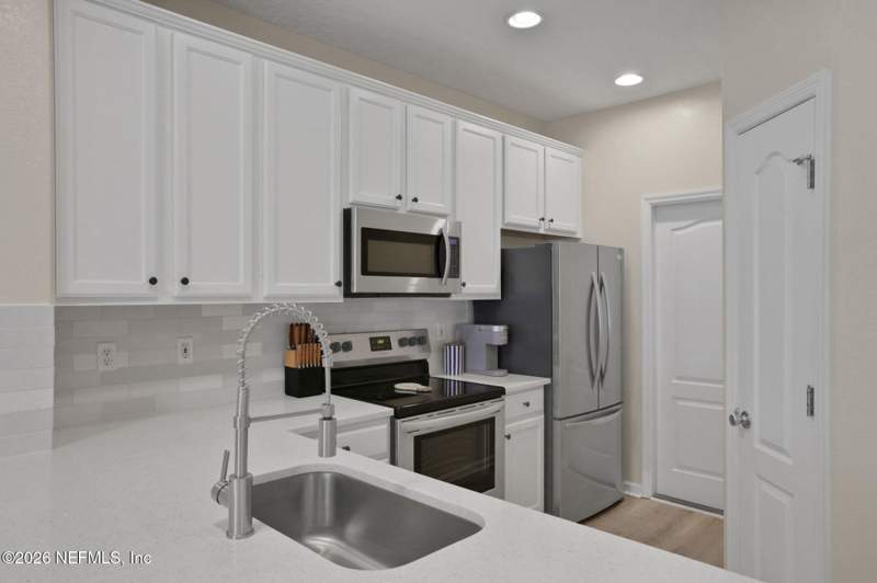 2 bedroom Townhouse at 6128 Bartram Village Drive, Villages Of Bartram Springs, Jacksonville — photo 5