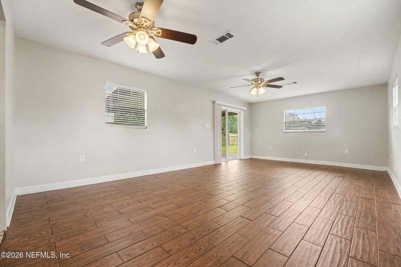 3 bedroom Single Family Residence at 8232 Frost Street, Heritage South, Jacksonville — photo 2