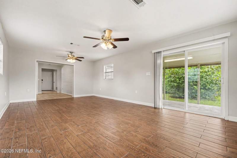 3 bedroom Single Family Residence at 8232 Frost Street, Heritage South, Jacksonville — photo 3