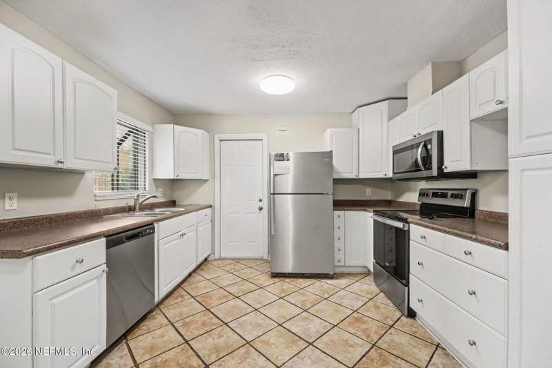 3 bedroom Single Family Residence at 8232 Frost Street, Heritage South, Jacksonville — photo 5