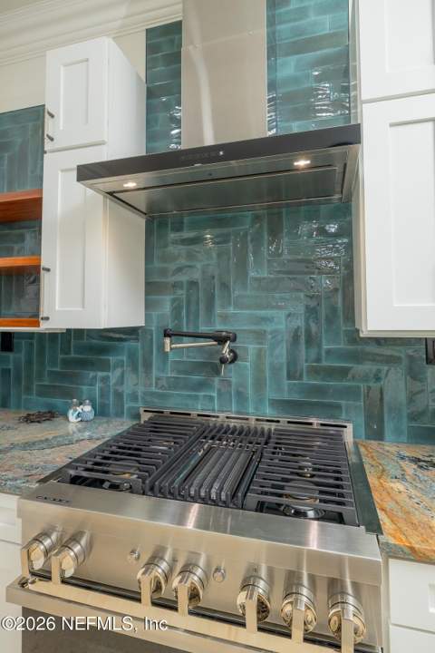 815 S 11th Avenue, Jacksonville Beach FL - photo 10 of 66