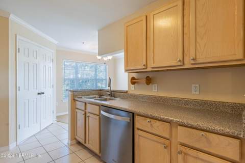 7800 Point Meadows Drive #Unit # 1232, Jacksonville FL - photo 15 of 33