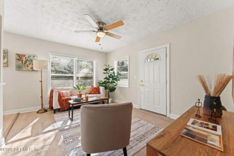 4517 Delta Avenue, Jacksonville FL - photo 6 of 25
