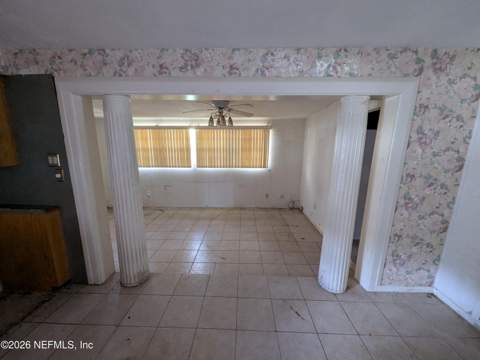 2418 Vernon Street, Jacksonville FL - photo 8 of 25