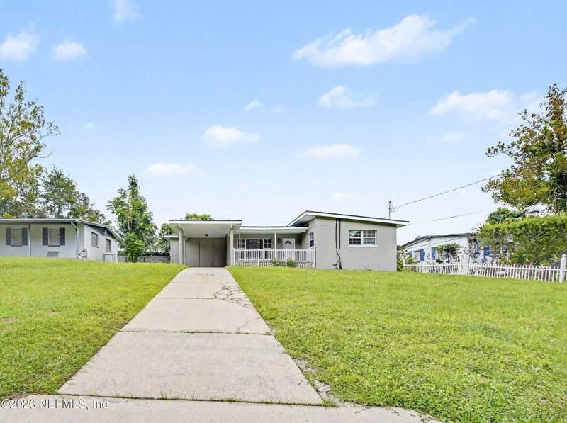 4 bedroom Single Family Residence at 8061 Delaroche Drive, Normandy Village, Jacksonville — photo 2