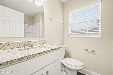 8061 Delaroche Drive, Jacksonville FL - photo 13 of 27