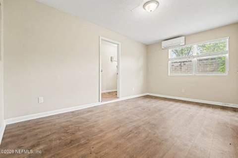8061 Delaroche Drive, Jacksonville FL - photo 16 of 27
