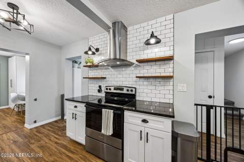 3237 Ernest Street, Jacksonville FL - photo 10 of 44