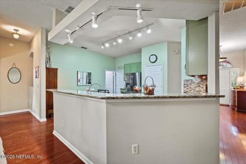 4664 Trevor Creek Drive, Jacksonville FL - photo 14 of 46