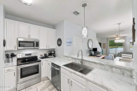 14915 Bartram Village Lane, Jacksonville FL - photo 13 of 51