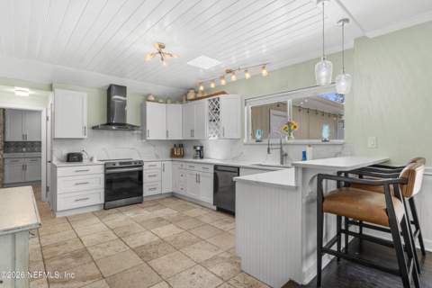 4703 Queen Lane, Jacksonville FL - photo 9 of 46