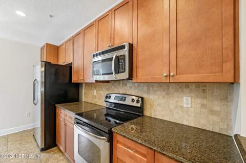 9823 Tapestry Park Circle #204, Jacksonville FL - photo 19 of 46