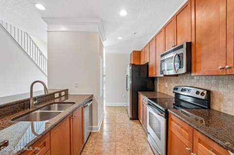 9823 Tapestry Park Circle #204, Jacksonville FL - photo 23 of 46