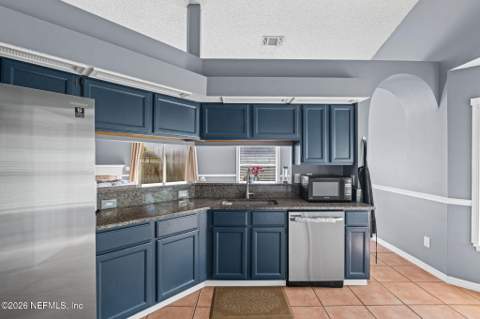 8459 Country Bend Circle, Jacksonville FL - photo 20 of 51