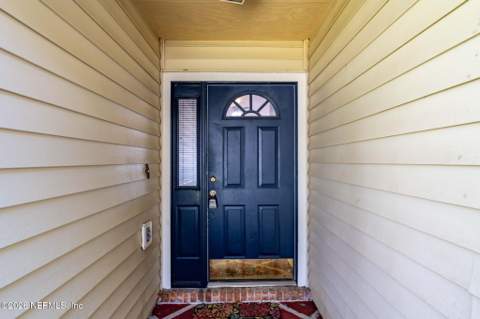 8459 Country Bend Circle, Jacksonville FL - photo 9 of 51