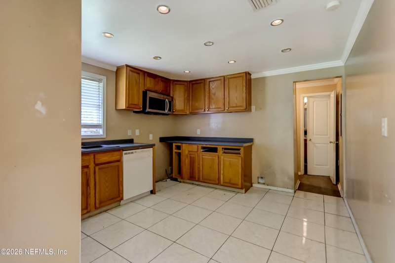 2 bedroom Single Family Residence at 3126 Capper Road, Lem Turner, Jacksonville — photo 4