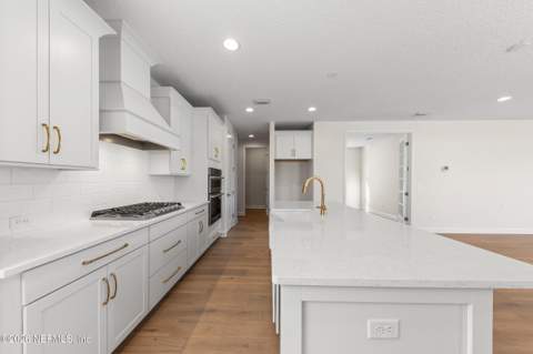 12115 Mariposa Avenue, Jacksonville FL - photo 16 of 49