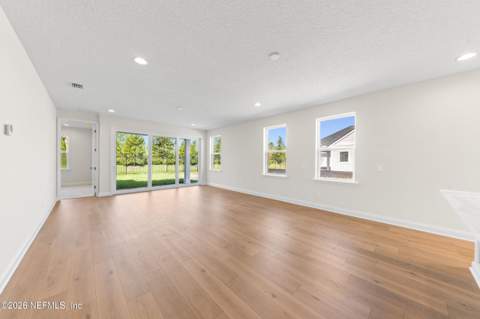 12115 Mariposa Avenue, Jacksonville FL - photo 16 of 44