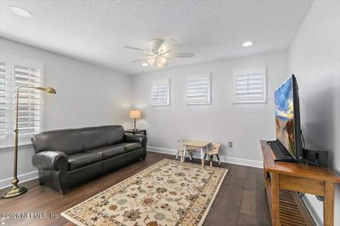 4045 Seaside Drive, Jacksonville Beach FL - photo 18 of 28