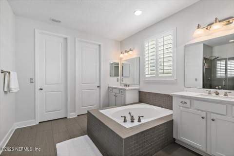 4045 Seaside Drive, Jacksonville Beach FL - photo 15 of 28