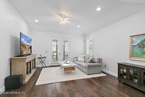 4045 Seaside Drive, Jacksonville Beach FL - photo 7 of 28