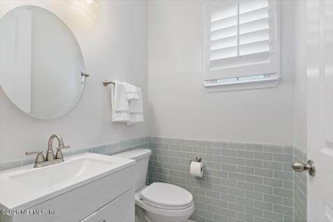 4045 Seaside Drive, Jacksonville Beach FL - photo 9 of 28