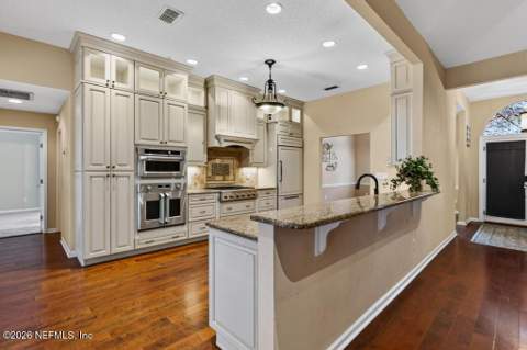 10087 Pebble Ridge Drive, Jacksonville FL - photo 14 of 121