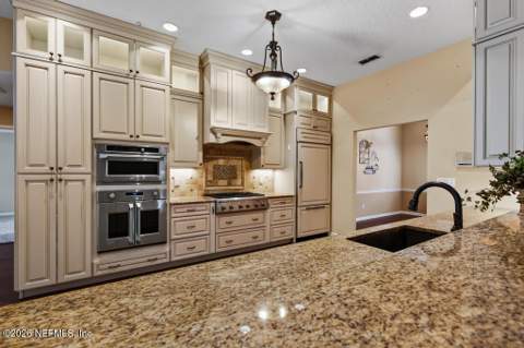 10087 Pebble Ridge Drive, Jacksonville FL - photo 16 of 121