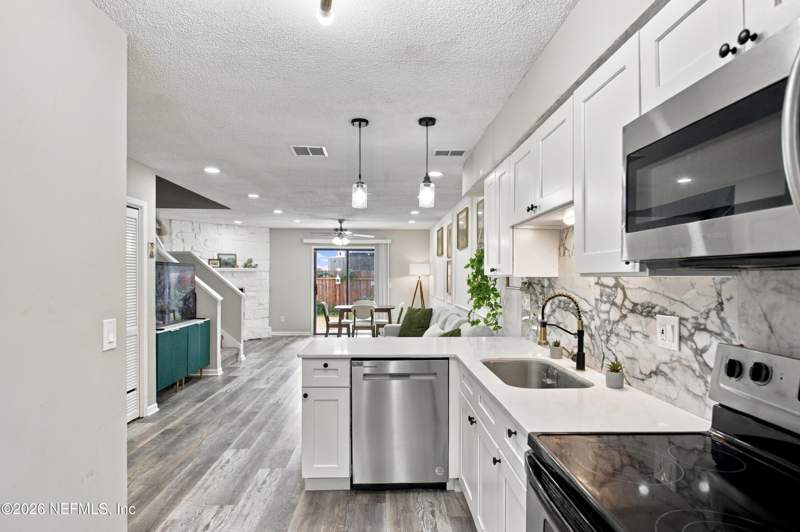2 bedroom Townhouse at 11632 Dunes Way Drive, Tarpon View, Jacksonville — photo 2