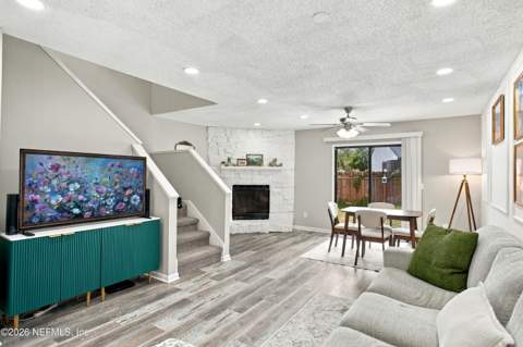 11632 Dunes Way Drive, Jacksonville FL - photo 7 of 22