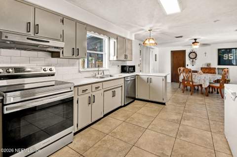 549 Clermont Avenue, Orange Park FL - photo 11 of 22
