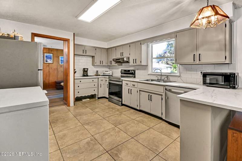 3 bedroom Single Family Residence at 549 Clermont Avenue, Bellair, Orange Park — photo 3