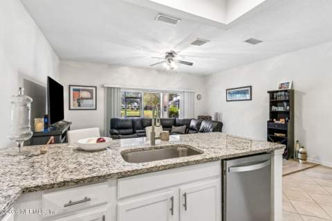 5938 Pavilion Drive, Jacksonville FL - photo 9 of 28
