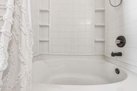 5938 Pavilion Drive, Jacksonville FL - photo 14 of 28